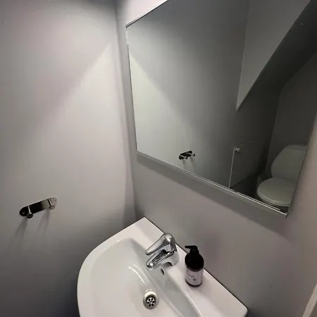 Appartement Kjellerleilighet Med Rolig Og Sentral Beliggenhet! *