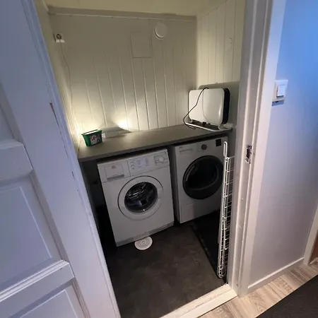 Kjellerleilighet Med Rolig Og Sentral Beliggenhet! * Haugesund
